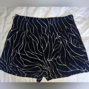 Susana Monaco black & white Shorts Size 2